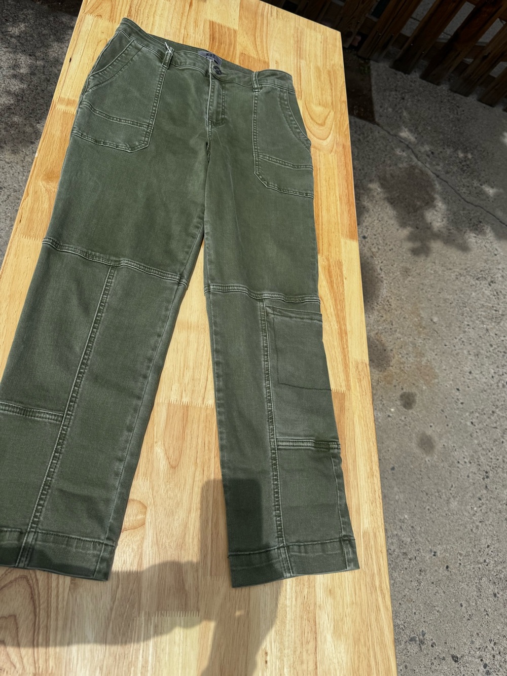 Kut from the Kloth Elizebeth high rose jeans. - Picture 3 of 9